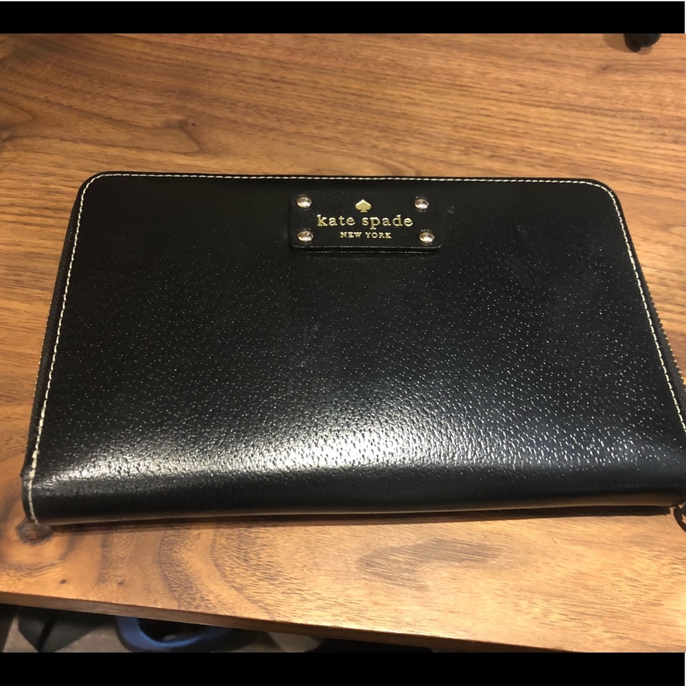 Kate spade travel wallet